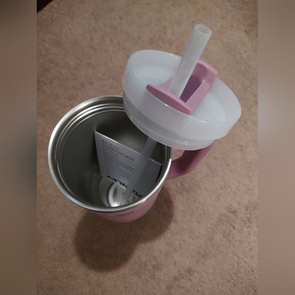 Stanley Lilac Quencher H2.0 Tumbler - Picture 4 of 5